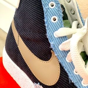 Women’s Mid Blazers